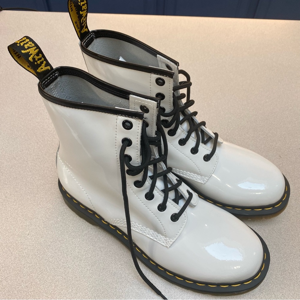 Dr. Doc Martens Women's Size 10 Air Wair 11821 White Patent Leather Combat Boots